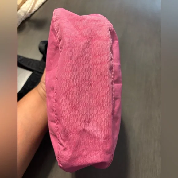 BAGGU small nylon crescent shoulder bag in azalea pink - Picture 3 of 5